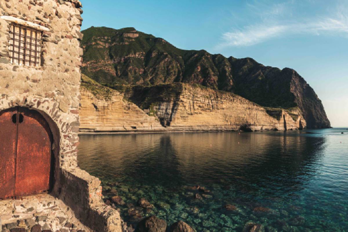 La baia di Pollara