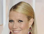 Con due orecchini così a Gwyneth Paltrow basta un sorriso