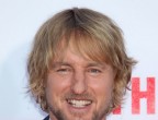Forse non sarà "bello bello in modo assurdo" come recitava nel film Zoolander ma Owen Wilson è stato il vero protagonista delle passerelle parigine di quest