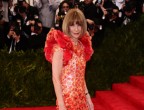 Ci perdonerà il guru della moda Anna Wintour, ma questo tripudio di fiori proprio non ci convince!