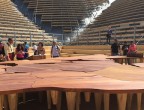 Il Pangea Table Expo 2015 riproduce la Pangea, ovvero la terra prima della deriva dei continenti. È un enorme tavolo realizzato in un legno millenario proveniente dalla Nuova Zelanda. Le basi sono costruite con il legno di Briccola, pali di rovere recuperati dalla laguna di Venezia.