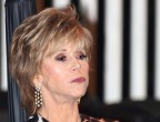 No non può essere vero! Jane Fonda, la regina del fitness con la tutina in lycra e gli scaldamuscoli si mangia un mega hamburgher? Meno male che sono passai i tempi delle tutine...