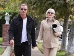 La notizia è fresca: è giunto al capolinea il matrimonio fra Gwen Stefani e Gavin Rossdale. La coppia di musicisti dopo 20 anni di relazione e 3 figli ha deciso di rompere pare a causa della scappatella di lui con la babysitter. La curiosità è che la babysitter in questione cercasse di emulare Gwen in tutto e per tutto: capelli, look...e alla fine si è presa anche il suo ruolo nella vita del marito