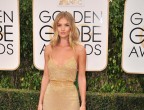 Eletta tra le donne più belle del mondo nel 2015 la modella Rosie Huntington-Whiteley starebbe bene anche con un sacco in iuta, certo però che l