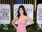 Anche Katy Perry ha optato per un look che mettesse in mostra il décolleté. Il suo fasciante vestito rosa è opera di Prada.