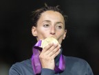 Una foto sicuramente da incorniciare e tenere in casa! Ecco la campionessa olimpica che bacia la sua mediagli d