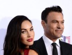 Calma, facciamo mente locale: Megan Fox e Brian Austin Green si amano, si sposano fanno due figli poi chiedono il divorzio: peccato, capita. Poi lei riappare incinta e il padre indovinate chi è? Sempre lui, il David Silver di Beverly Hills...che dire? Il divorzio può attendere!