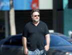 Russell Crowe in polo e bermuda non si può commentare. Vi ricordate il sexy "Gladiatore" del film di 15 anni fa, per il quale ha addirittura ritirato l