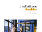 Da Eva Baltasar, scrittrice e poetessa catalana, un romanzo centrato sulla figura di una donna che vive in barca e sembra desiderare la solitudine. Per amore di un’altra donna si metterà in gioco, cambiando vita e trasferendosi in Islanda, ma il richiamo del mare a un certo punto si farà sentire. Boulder (Nottetempo, 15 euro).
