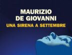 Una sirena a settembre
di Maurizio De Giovanni (Einaudi, 18,50) è il nuovo romanzo che racconta le vicende dell’amatissima Mina Settembre. Questa volta, l’assistente sociale del Consultorio Quartieri Spagnoli Ovest di Napoli entra in contatto con due casi desolanti: un’anziana che, scippata per strada, è caduta ed è finita in coma e un bambino poverissimo che, tra i rifiuti, si contende un po’ di pane con un cane. Due situazioni tristi ed estreme che non convincono Mina. La donna decide di provare a fare luce sui casi e, tra inganni e malintesi, trova l’ostilità di qualcuno (il suo ex marito, per esempio), ma anche il supporto di diverse persone. Un romanzo avvincente e imprevedibile, da leggere in attesa dell’autunno, quando andrà in onda la seconda stagione della fiction ispirata a questo affascinante personaggio femminile.