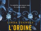 Guido è un ex ”naso” che da Parigi ha preferito rintanarsi nel paesino piemontese dove ha le sue radici e dove si occupa di giardini. Ed è proprio per la sua competenza botanica che viene interpellato dal commissario: nella tasca di una donna uccisa è stata ritrovata una misteriosa busta di semi. A Guido sembrano venire tutti da piante infestanti e in lui scatta la curiosità. Secondo romanzo di Linda Tugnoli con protagonista lo stralunato, improbabile detective-giardiniere Guido, L’ordine delle cose (Nord, 18 euro) è un giallo d’atmosfera, con un crescendo di tensione.