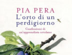 L’orto di un perdigiorno
(Ponte alle Grazie, 29 euro) è un romanzo- diario in cui l’autrice, Pia Pera, racconta di essersi trasferita nel podere in Lucchesia della sua famiglia dove si cimenta con orto e giardino, scoprendo di non saper fare nulla. Ma anche di trovare in quella vita a contatto con la natura una serenità mai provata prima: “Sono seduta sull’amaca sospesa al trave della tettoia. Mi godo la pioggia obliqua di novembre. Sbuccio una melagrana. (...). È la felicità”. Qualche anno più tardi, Pia Pera affiderà a un altro diario, lo struggente Al giardino ancora non l’ho detto, il resoconto del suo addio alla vita, dopo essersi scoperta malata di Sla. L’autrice è mancata nel 2016 e questo libro, pubblicato nel 2003, viene ora riproposto con uno scritto introduttivo di Emanuele Trevi e disegni di Stefano Faravelli.