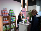 Allo stand Colpropur, integratori a base di collagene, utili per prevenire problemi articolari, dolori muscolari e altri malesseri